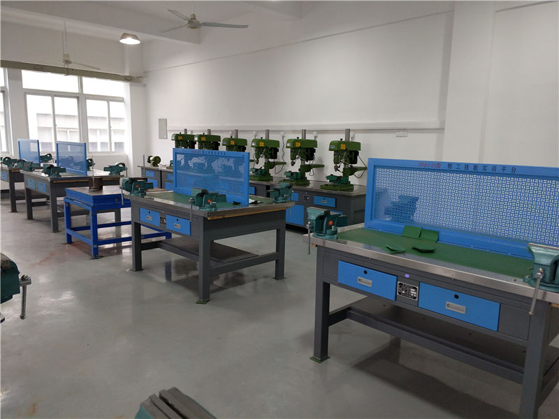 現代鉗工實訓室（shì）